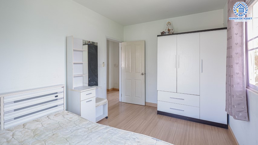 *****ทาวน์เฮ้าส์มือสองย่านนนทบุรี ม.พฤกษาวิลล์35 พระราม5-นครอินทร์ #หลังมุม เนื้อที่กว้างขวางถึง 30.1 ตร.ว. ฟังก์ชัน 3 ห้องนอน 2 ห้องน้ำ 1 ที่จอดรถ บนทำเลโซนเมือง! เดินทางสะดวก ใกล้สะพานพระราม5 และรถไฟฟ้าสายสีม่วง "สถานีแยกติวานนท์" และทางด่วน "ศรีรัช"